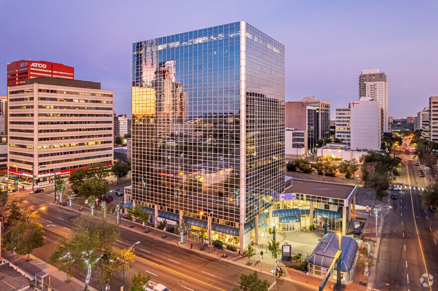 10665 Jasper Ave, Edmonton, AB à louer - Photo du bâtiment - Image 1 de 14