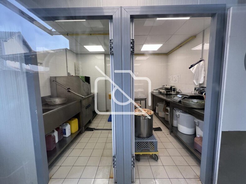 Industrial in Champigny-sur-Marne for sale - Building Photo - Image 1 of 10