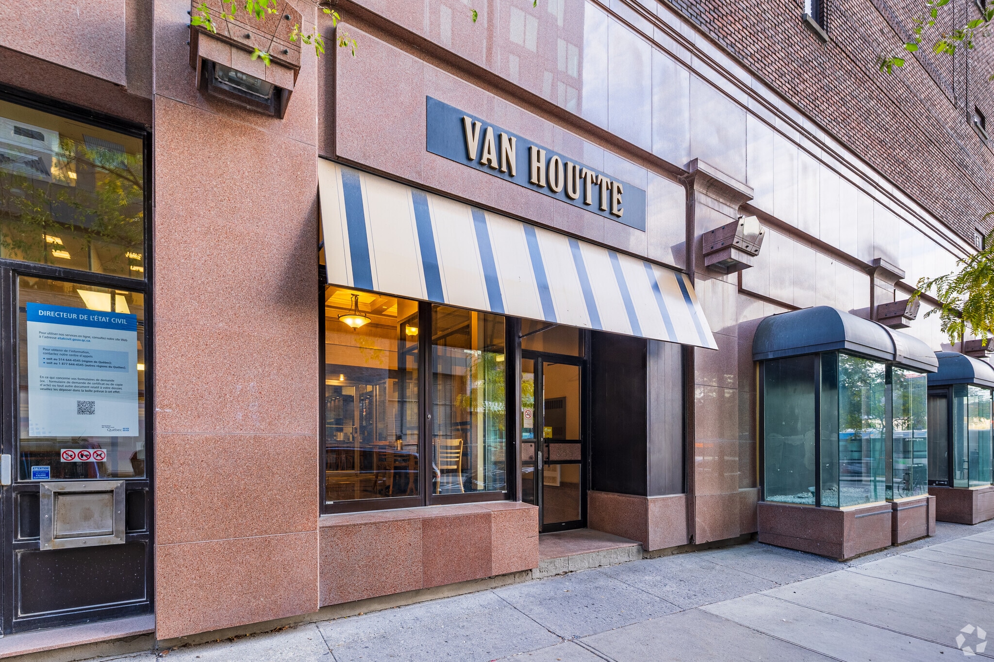 2050 Rue de Bleury, Montréal, QC à louer Photo du bâtiment- Image 1 de 5