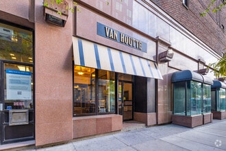 2050 Rue de Bleury, Montréal, QC à louer Photo du bâtiment- Image 1 de 5