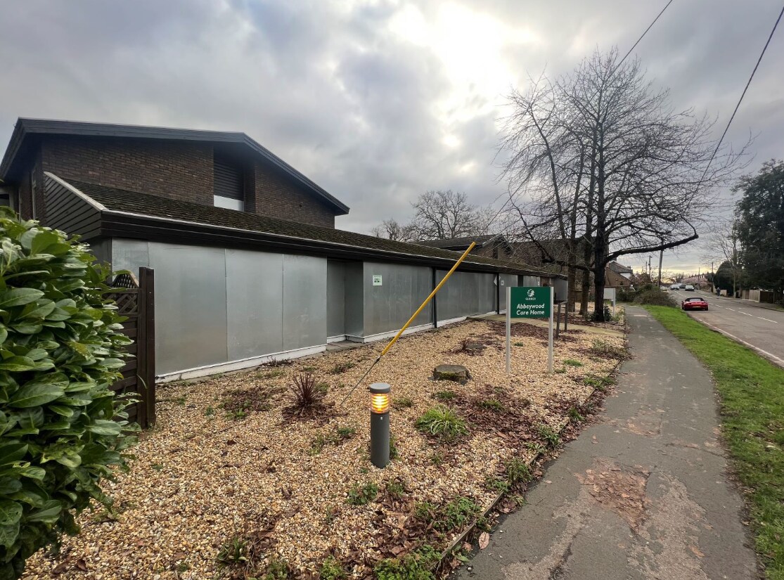 58 Wharf Rd, Aldershot for sale Building Photo- Image 1 of 7