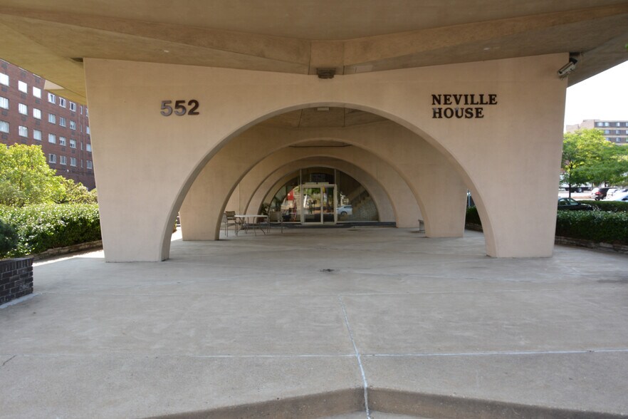 552 N Neville St, Pittsburgh, PA à vendre - Photo du bâtiment - Image 2 de 15