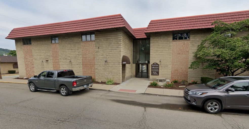 301 E 1st Ave, Tarentum, PA for sale - Building Photo - Image 2 of 5
