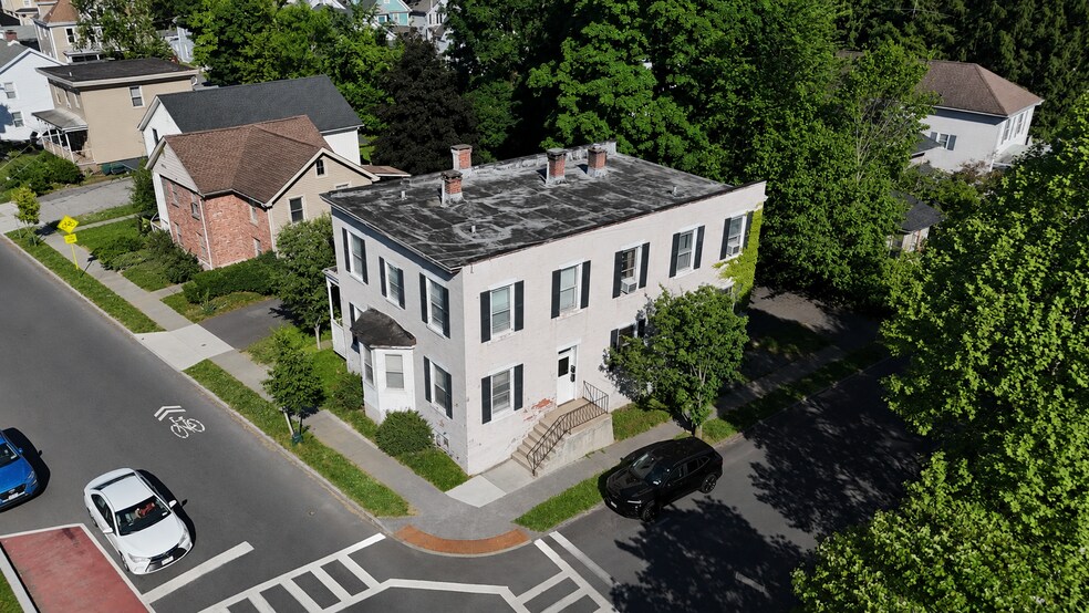 86-90 Pine St, Kingston, NY à vendre - Photo du bâtiment - Image 2 de 8