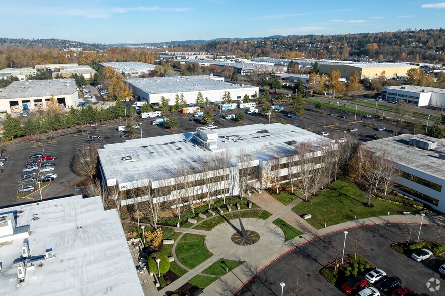 600 SW 39th St, Renton, WA for sale - Building Photo - Image 3 of 8