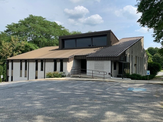 2201-2211 Mack Blvd, Allentown, PA for sale Primary Photo- Image 1 of 11