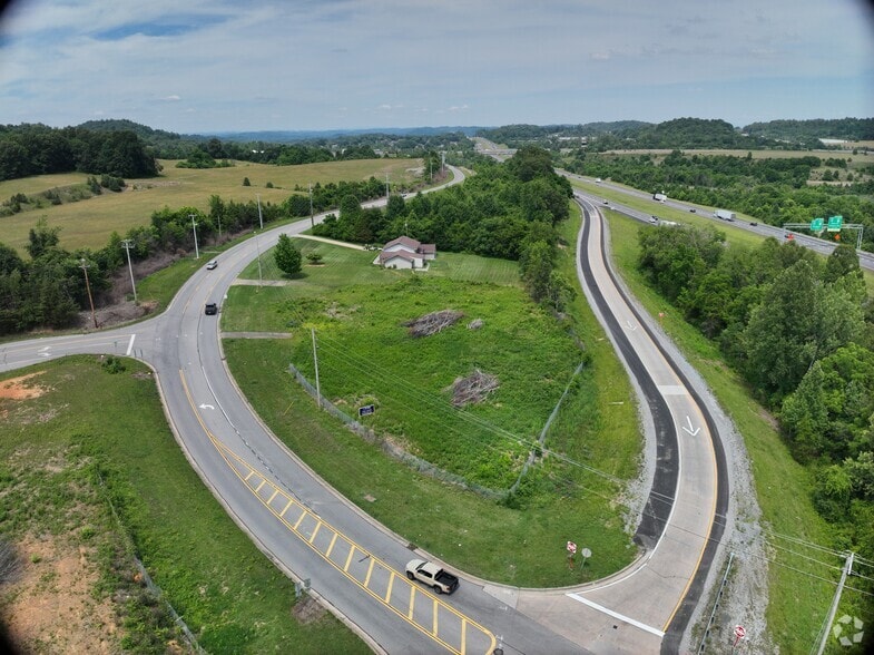 1967 Kendrick Creek Road Rd, Kingsport, TN for lease - Matterport Community - Image 2 of 19