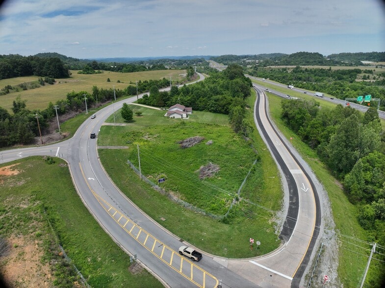1967 Kendrick Creek Road Rd, Kingsport, TN for lease - Matterport Community - Image 2 of 19