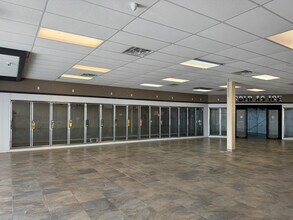 7718-7730 E 37th St, Wichita, KS for lease Interior Photo- Image 2 of 3