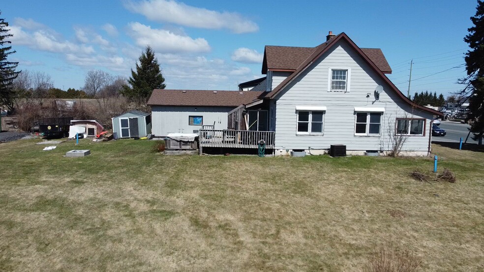 18558 Yonge St, East Gwillimbury, ON for sale - Commercial Listing Video - Image 2 of 5