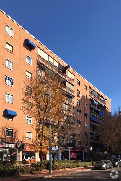Calle Río Genil, 21, Móstoles, Madrid à louer - Photo du bâtiment - Image 2 de 2