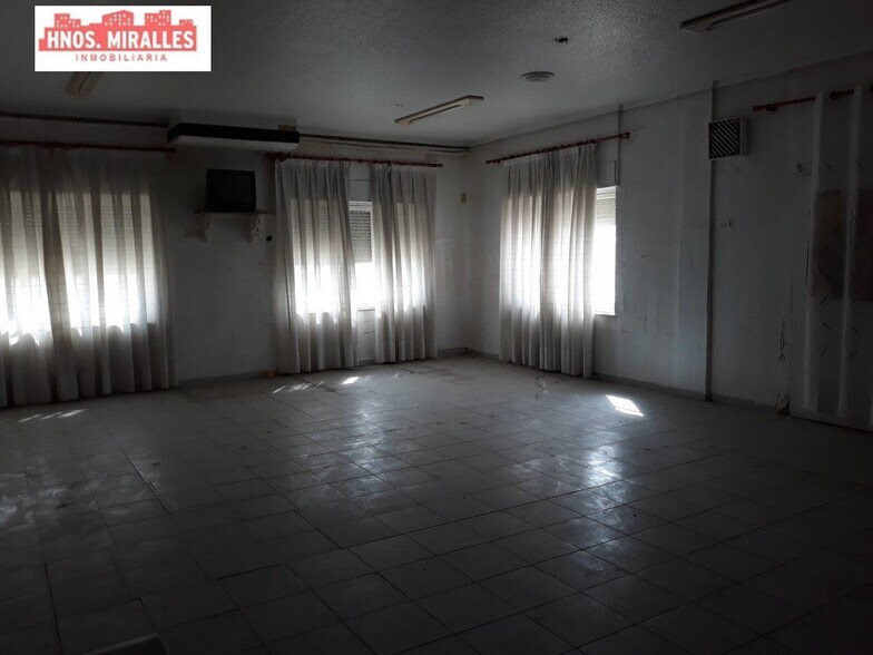Retail in Elche for sale - Building Photo - Image 2 of 43