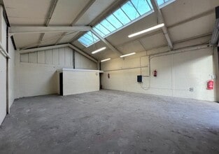 Whin Pl, East Kilbride for lease Interior Photo- Image 1 of 4