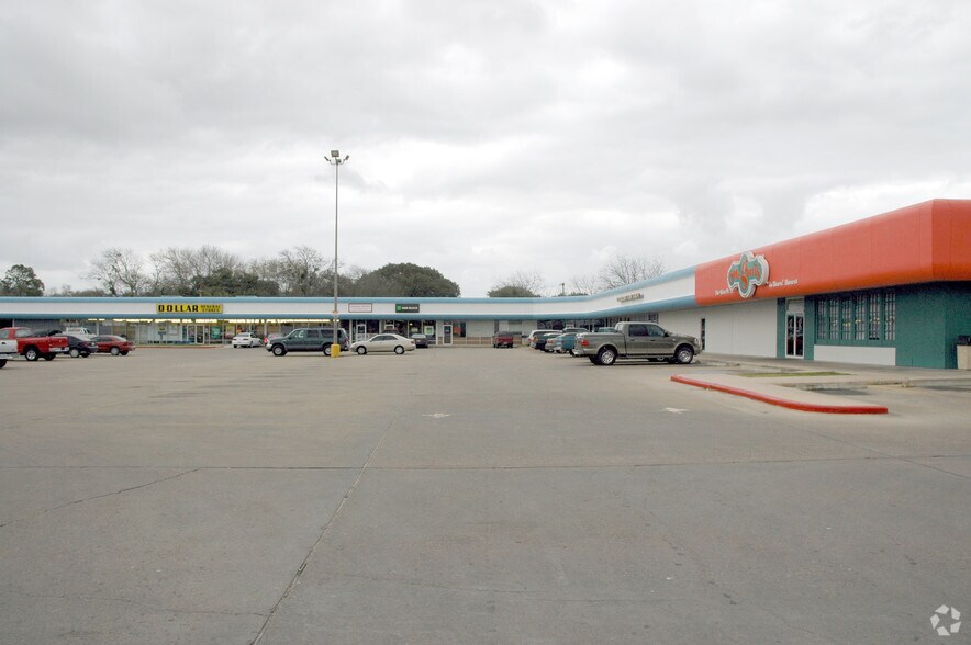 1200 N Mechanic St, El Campo, TX à louer - Photo du bâtiment - Image 3 de 4