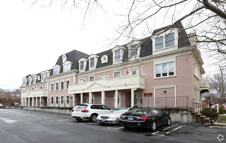 185 Broad St, Milford, CT à louer - Photo du bâtiment - Image 2 de 5