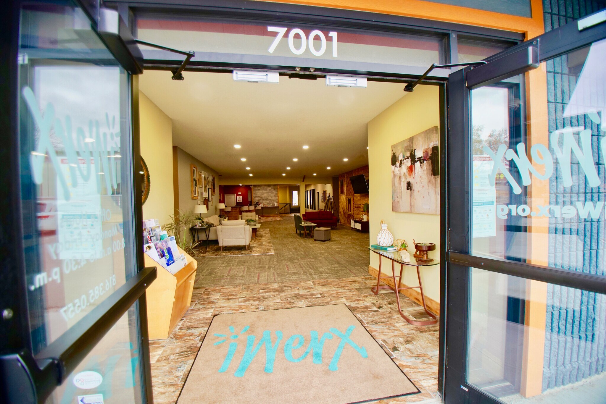 7001 N Locust St, Gladstone, MO à louer Photo du bâtiment- Image 1 de 8