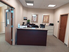 8681-8687 W Irlo Bronson Memorial Hwy, Kissimmee, FL for lease Interior Photo- Image 2 of 5