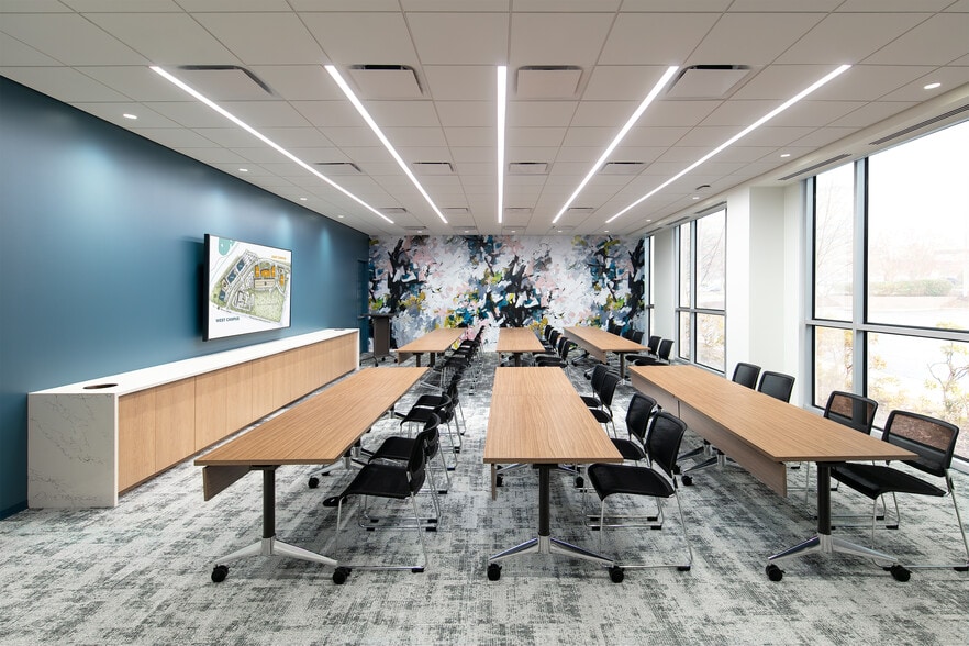 6350 Walker Ln, Alexandria, VA for lease - Interior Photo - Image 3 of 17