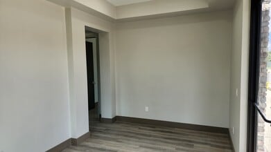 1849 Forest Park Ln, Pearland, TX for lease Interior Photo- Image 2 of 22