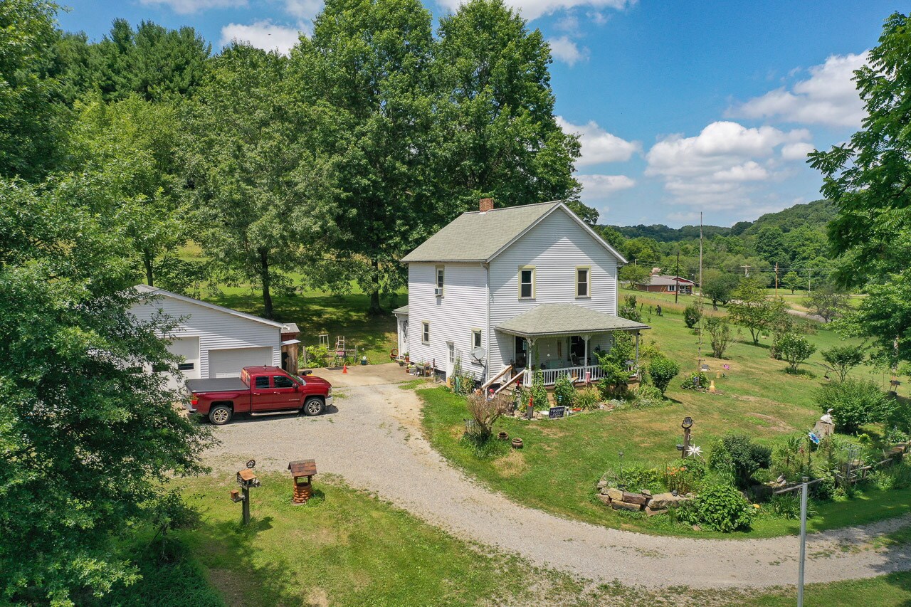 1728 Tall Timber Rd NE, New Philadelphia, OH à vendre Photo principale- Image 1 de 51