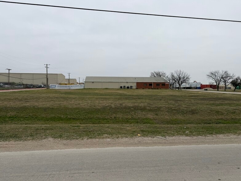 5000 Energy Pl, Denton, TX for lease - Building Photo - Image 3 of 3