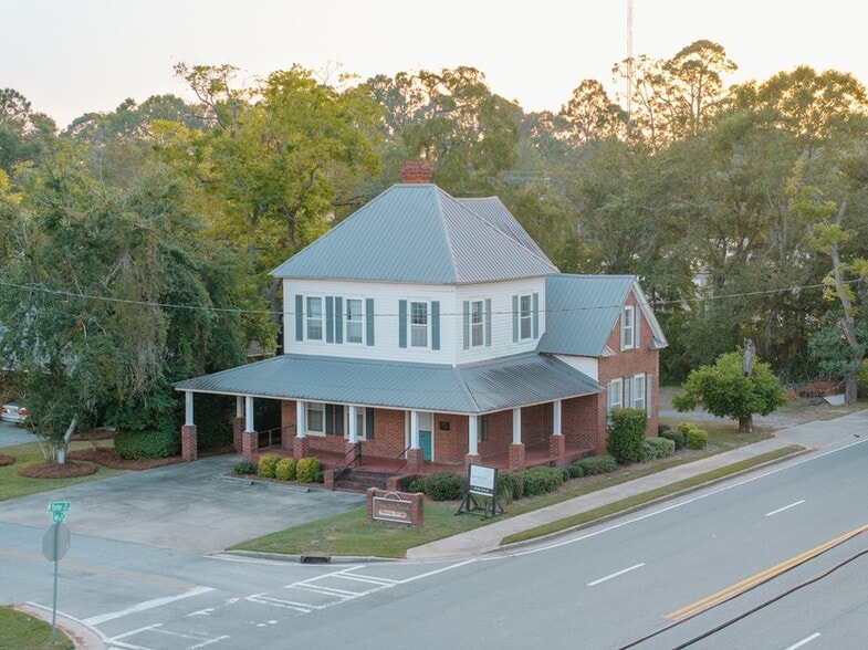 4 main st, Baxley, GA for sale - Primary Photo - Image 1 of 5