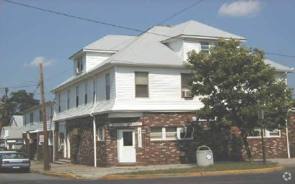 81 E Railroad Ave, Jamesburg, NJ for lease Primary Photo- Image 1 of 3