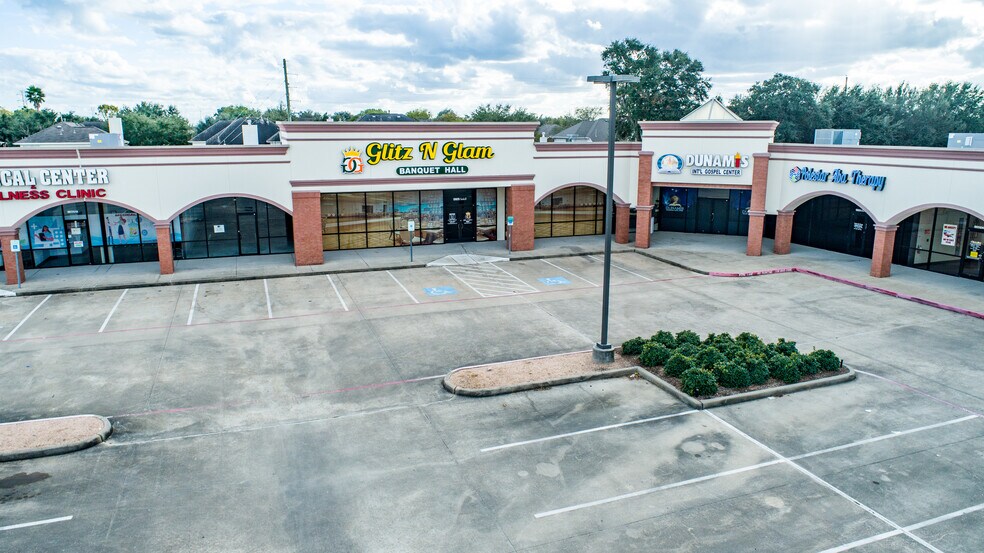 13625 Beechnut St, Houston, TX à vendre - Photo du bâtiment - Image 3 de 4
