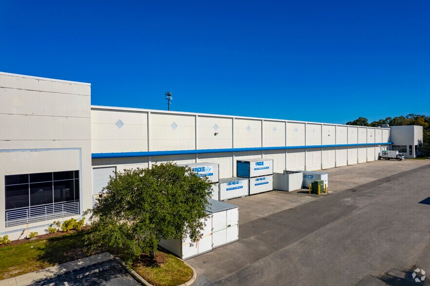 8600-8655 Elm Fair Blvd, Tampa, FL à louer - Photo du bâtiment - Image 3 de 35