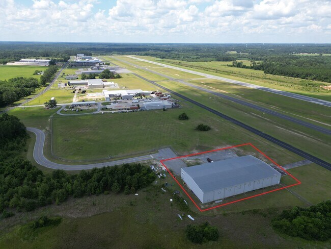 Plus de détails pour 100 Aviation Way, Eastman, GA - Local d'activités à louer