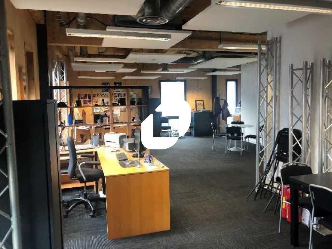 Office in Wambrechies for lease Interior Photo- Image 1 of 6