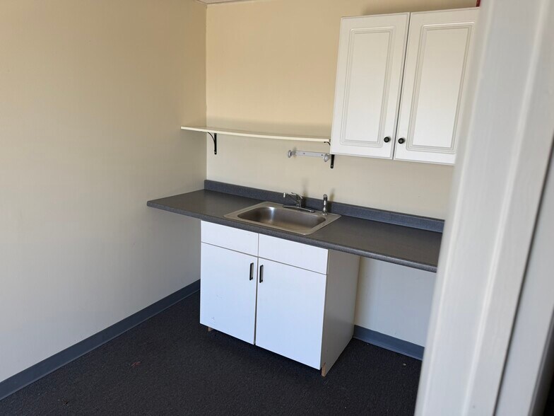 324 2nd Street Pike, Southampton, PA for lease - Building Photo - Image 3 of 12