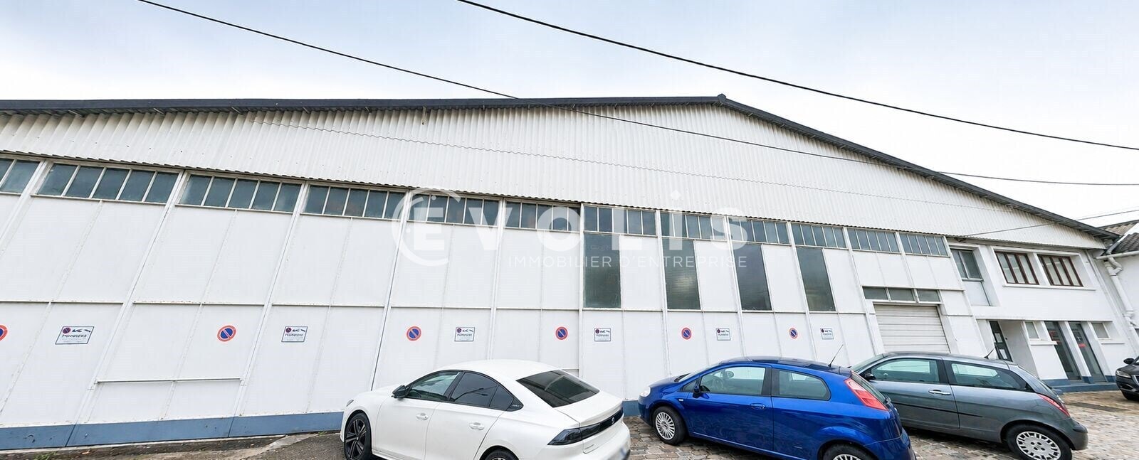 Flex in Versailles for sale Building Photo- Image 1 of 5