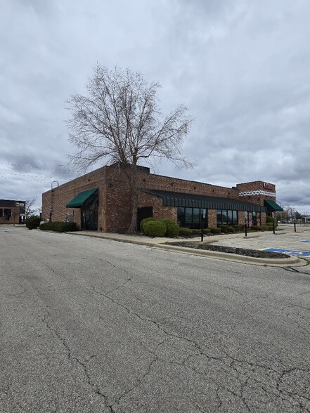 927 S Route 51, Forsyth, IL for lease - Building Photo - Image 1 of 2