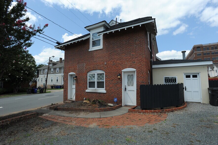 119 S Marshall St, Winston-Salem, NC à louer - Photo du bâtiment - Image 2 de 16
