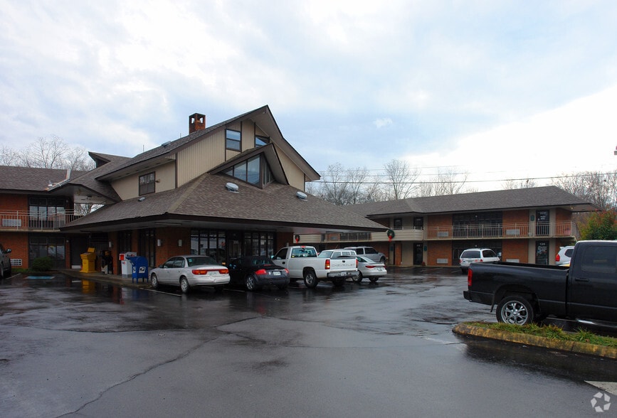 400 Park Rd, Sevierville, TN for sale - Building Photo - Image 3 of 24