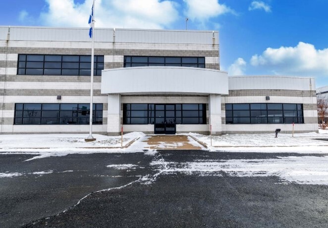 1750 Rue Eiffel, Boucherville, QC à louer - Photo du bâtiment - Image 2 de 16