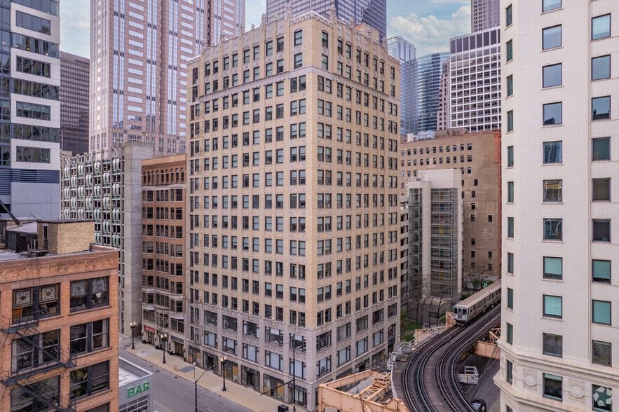 330 S Wells St, Chicago, IL à louer - Photo du bâtiment - Image 2 de 16