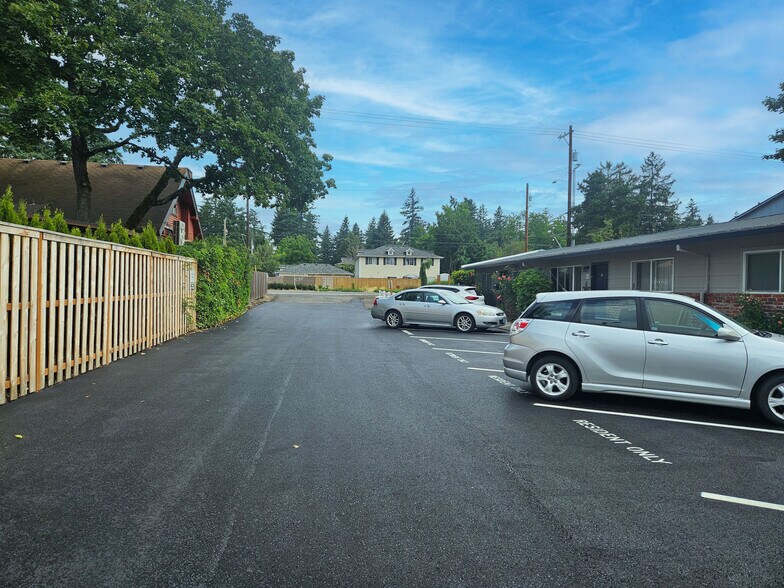 12920 SE Powell Blvd, Portland, OR à vendre - Photo du bâtiment - Image 3 de 10