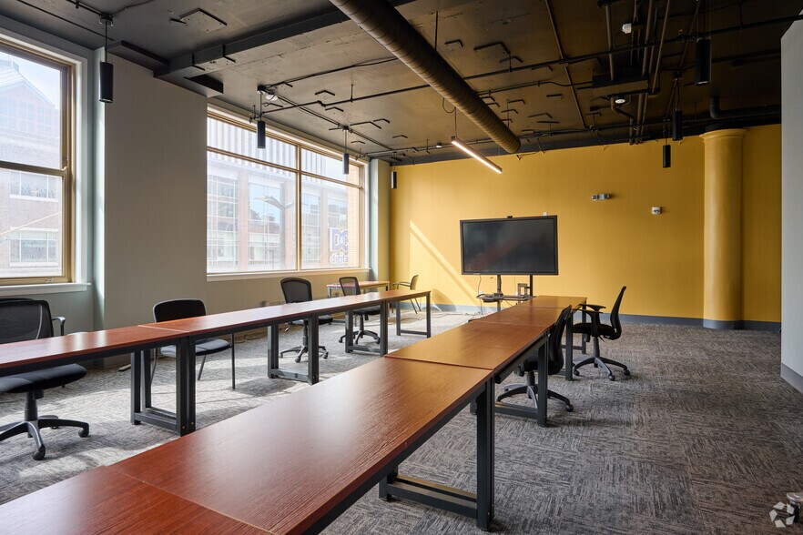 260 E Main St, Rochester, NY à louer - Photo intérieure - Image 2 de 35