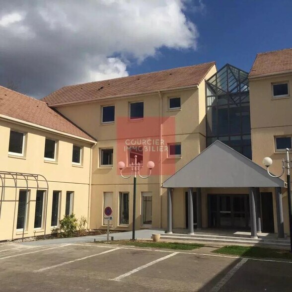 7 Rue Hippolyte Mege Mouriès, Rambouillet for lease - Building Photo - Image 3 of 4