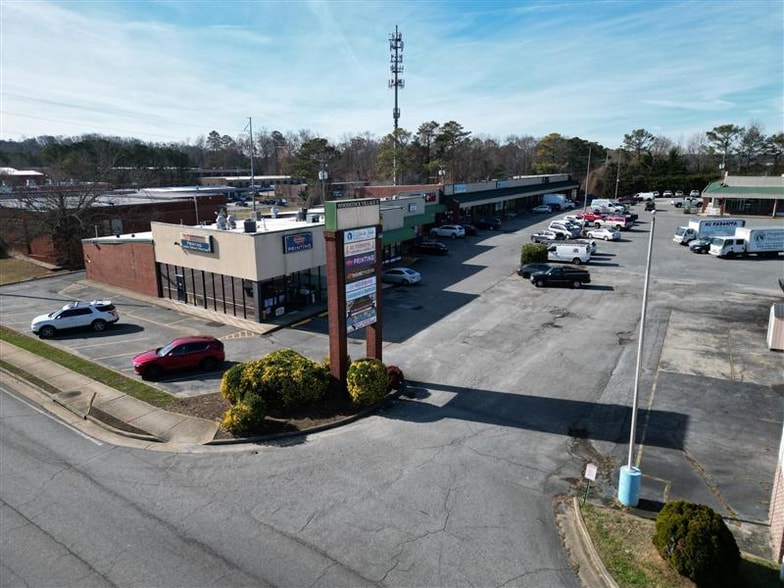 9740 Main St, Woodstock, GA à louer - Photo du bâtiment - Image 2 de 6