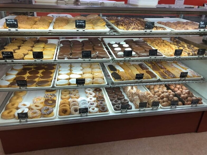 68 N Main St, Fond Du Lac, WI à vendre - Photo du bâtiment - Image 3 de 7