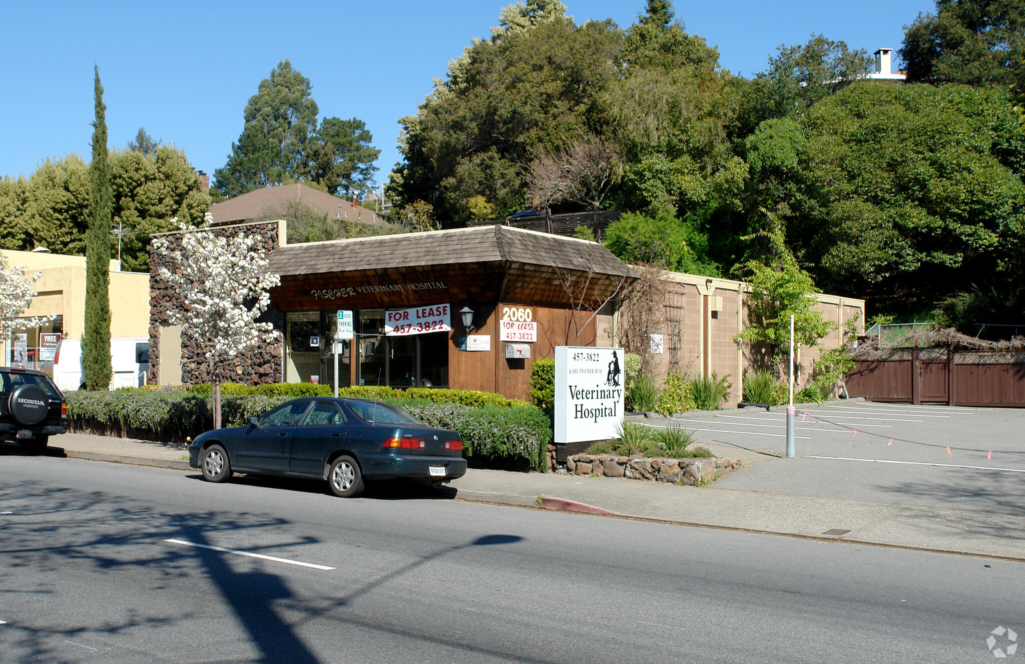 2060 4th St, San Rafael, CA à vendre Photo du b timent- Image 1 de 1