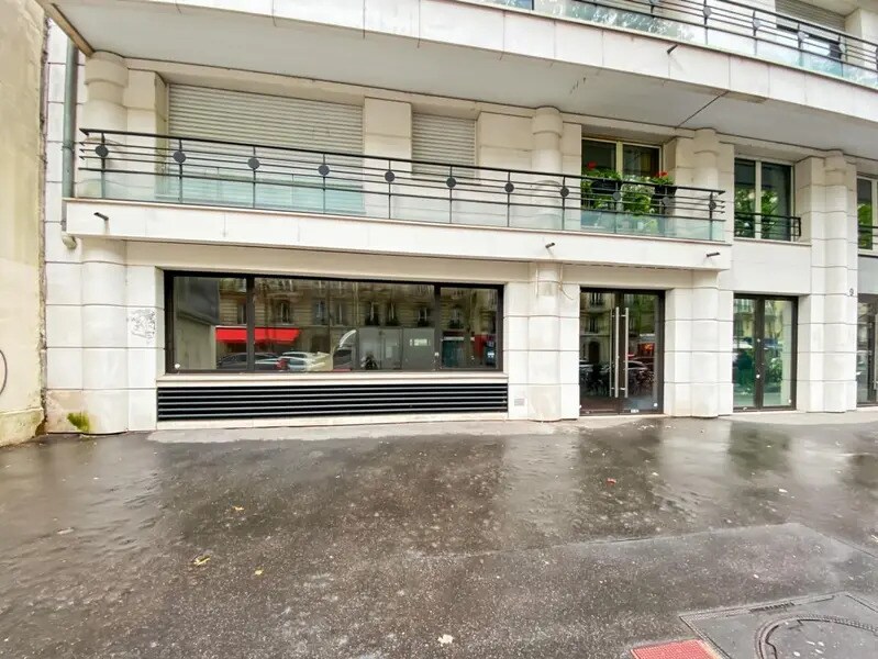 Industrial in Paris for lease Building Photo- Image 1 of 10