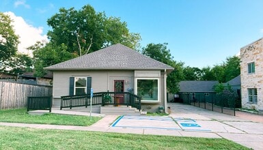 302 E Main St, Round Rock, TX à vendre Photo du bâtiment- Image 1 de 6