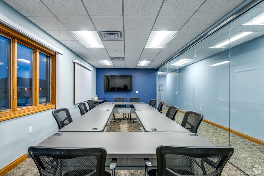 119 N McCarthy Rd, Appleton, WI for lease - Interior Photo - Image 2 of 46