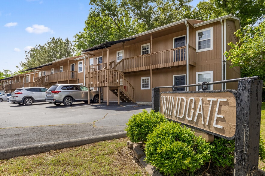 1802 Hamill Rd, Hixson, TN à vendre - Photo du bâtiment - Image 2 de 38