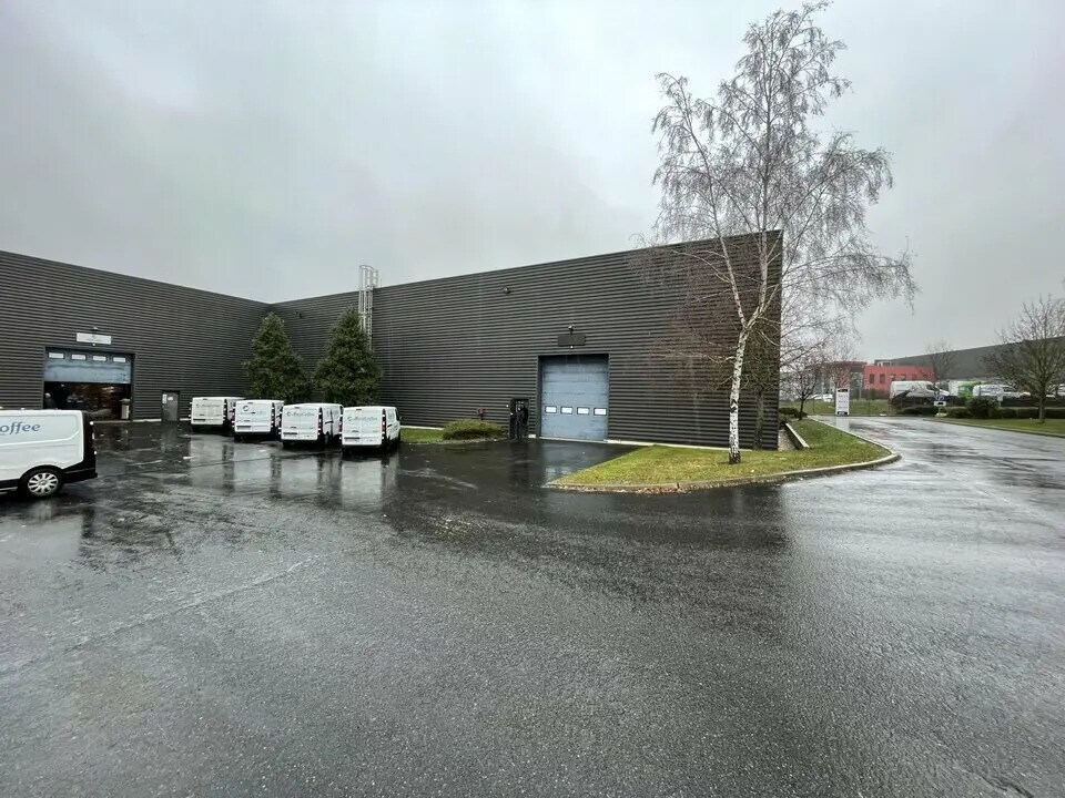Industrial in Gonesse for lease Building Photo- Image 1 of 8