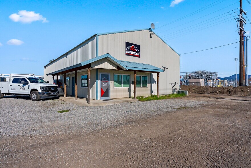 11445 N Reed Rd, Hayden, ID à vendre - Photo du bâtiment - Image 2 de 50
